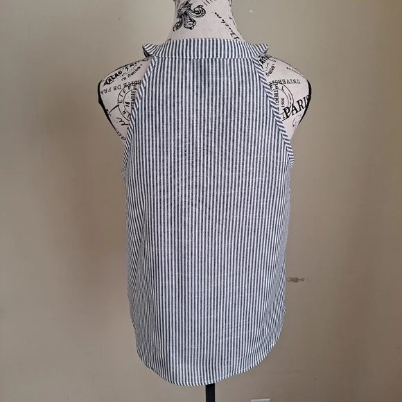Striped Sleeveless Shirt - Picture 3 of 3
